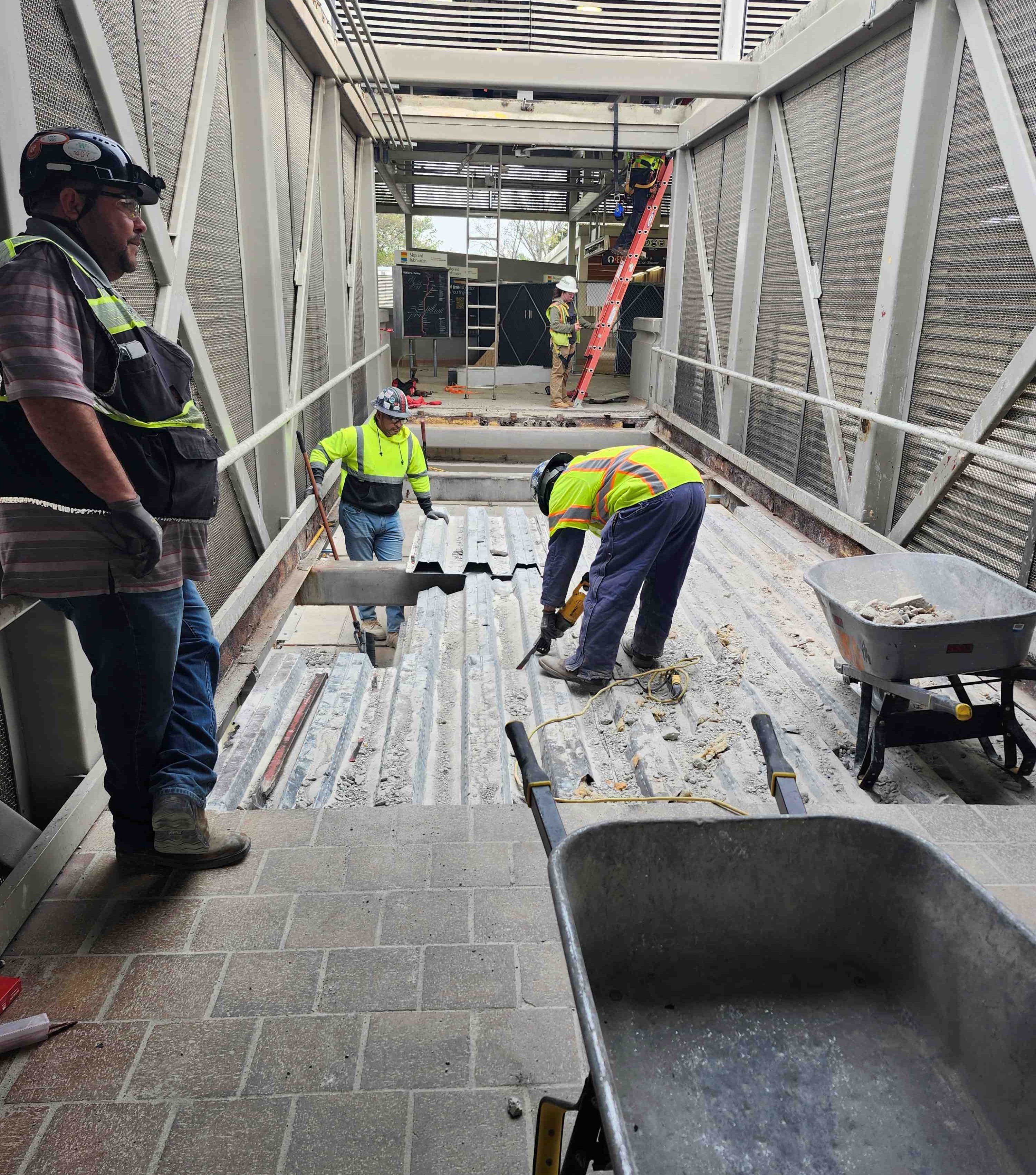 Continued  the bridge floor on the north end_cropped 2